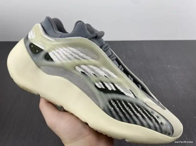 V3 700 ID1674 Salt Adidas Fade Yeezy 0630
